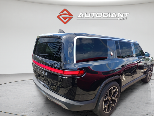 2023 Rivian R1S Adventure