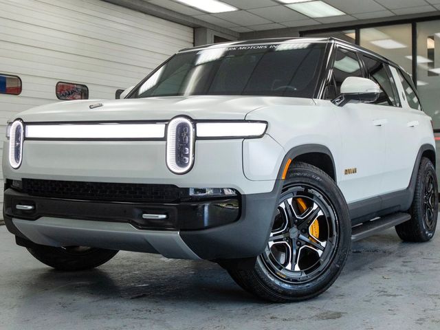 2023 Rivian R1S Adventure