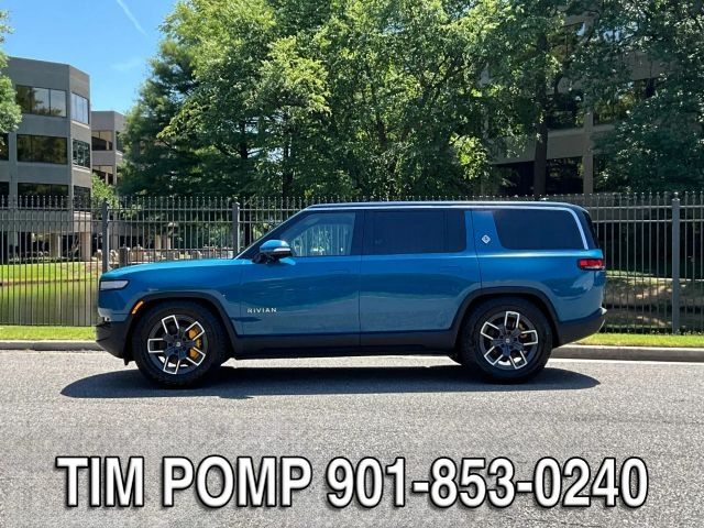2023 Rivian R1S Adventure