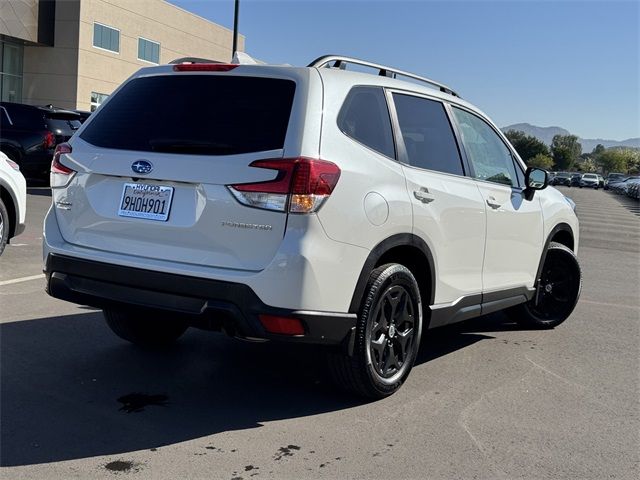 2023 Subaru Forester Base