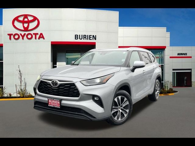 2023 Toyota Highlander XLE