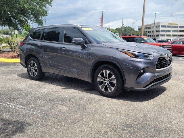 2023 Toyota Highlander XLE