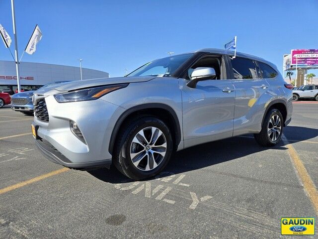 2023 Toyota Highlander XLE