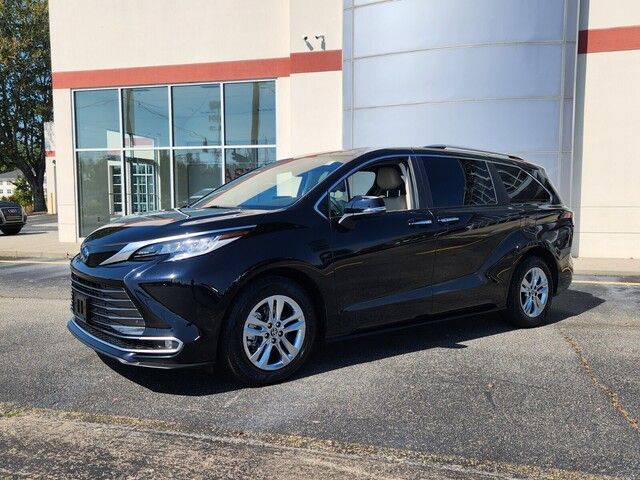 2023 Toyota Sienna Limited