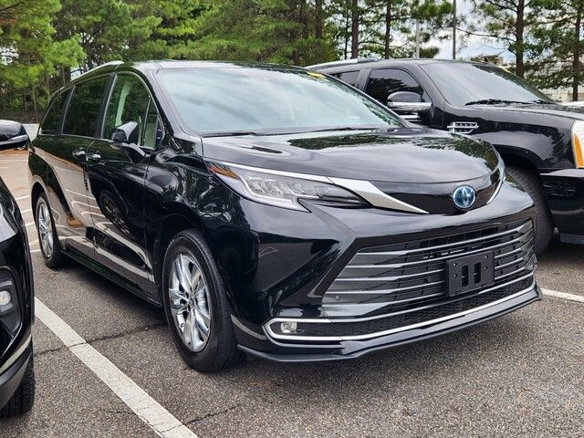 2023 Toyota Sienna Limited