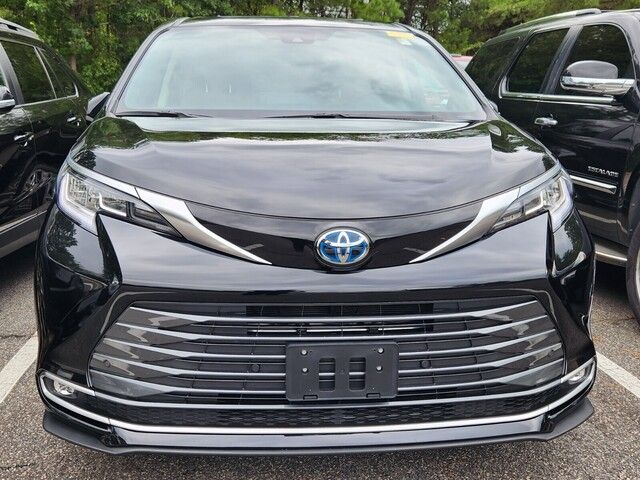 2023 Toyota Sienna Limited