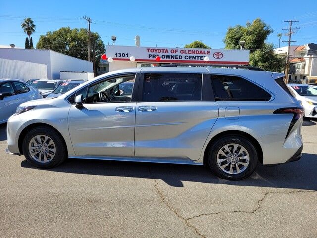 2023 Toyota Sienna XLE