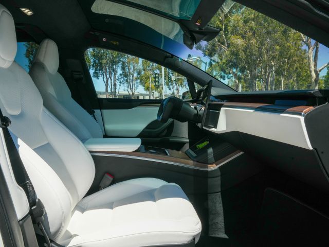 2023 Tesla Model X Standard Range
