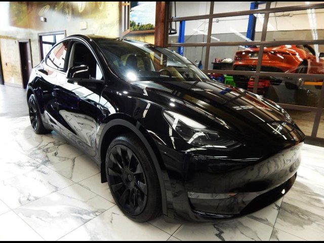 2023 Tesla Model Y Base