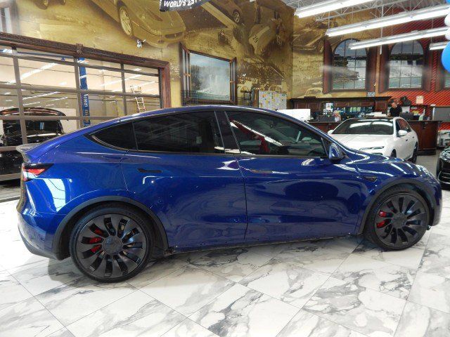 2023 Tesla Model Y Base