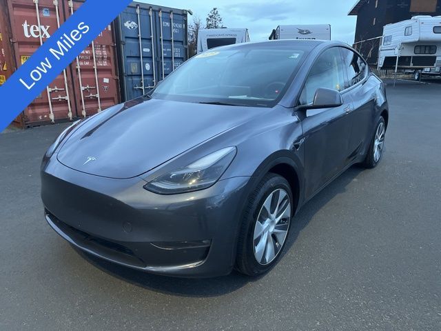 2023 Tesla Model Y Base