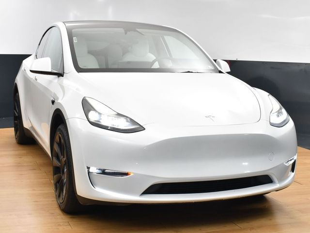 2023 Tesla Model Y Base