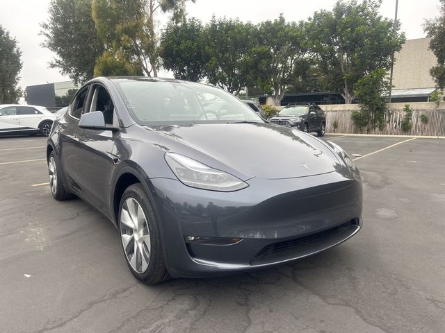 2023 Tesla Model Y Base