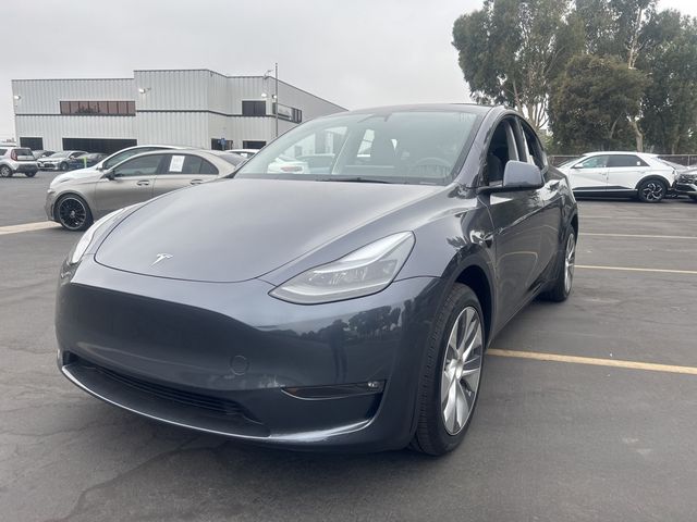 2023 Tesla Model Y Base