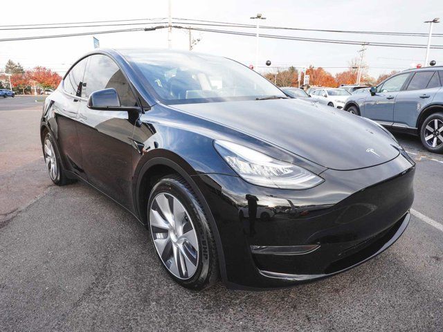 2023 Tesla Model Y Base