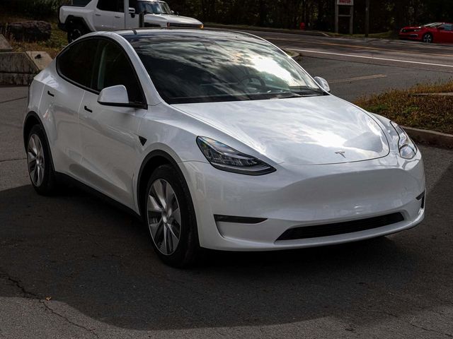 2023 Tesla Model Y Base
