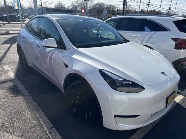 2023 Tesla Model Y Base