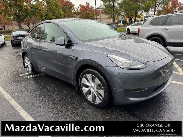 2023 Tesla Model Y Base