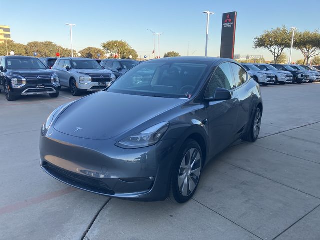 2023 Tesla Model Y Base