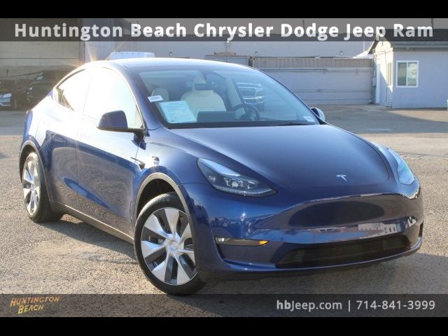 2023 Tesla Model Y Base