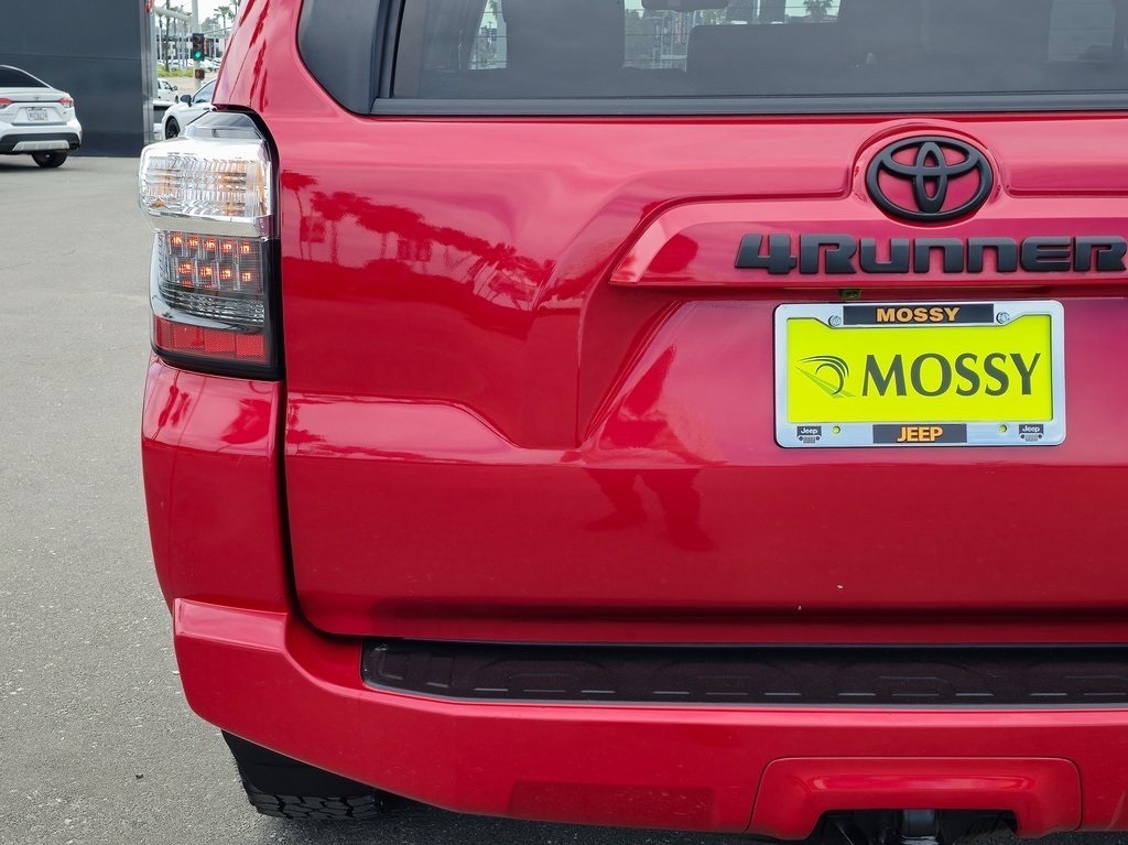 Vehicle image 13 of 38