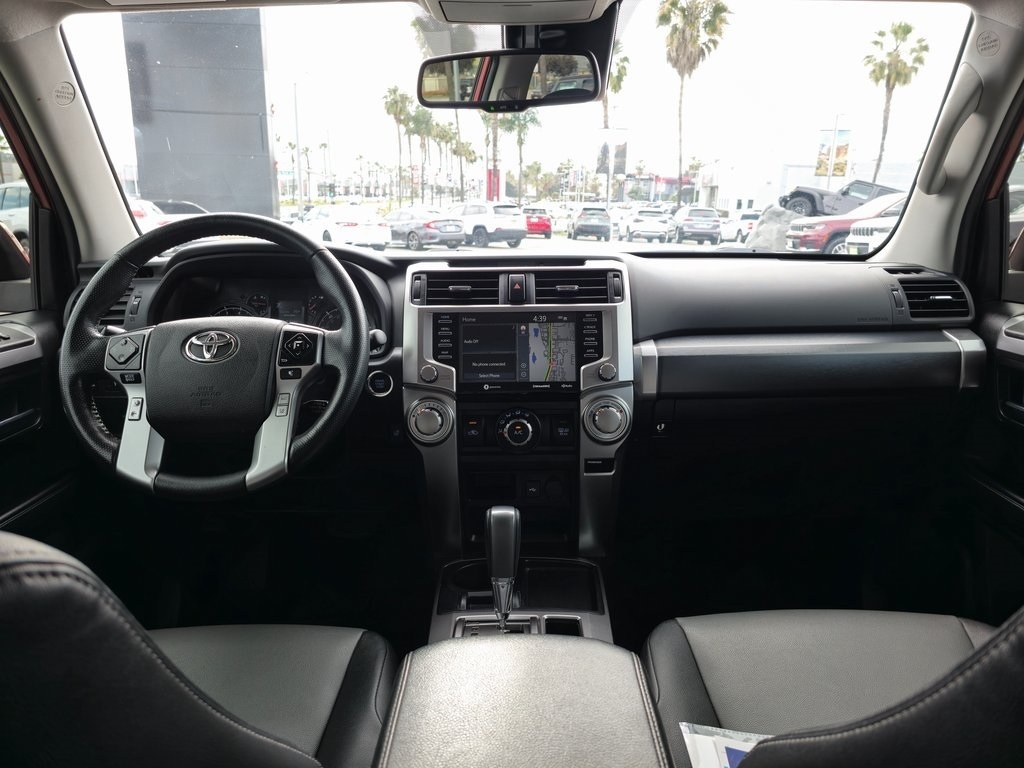 Vehicle image 22 of 38