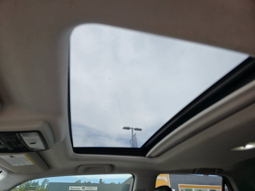 Vehicle image 36 of 38