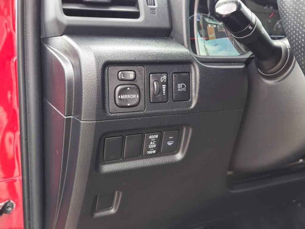 Vehicle image 17 of 38