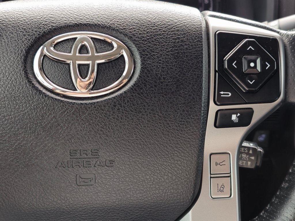 Vehicle image 33 of 38