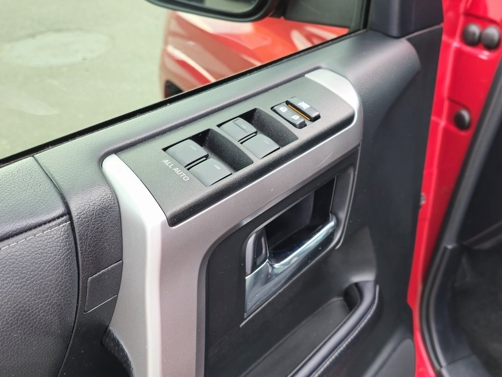 Vehicle image 16 of 38