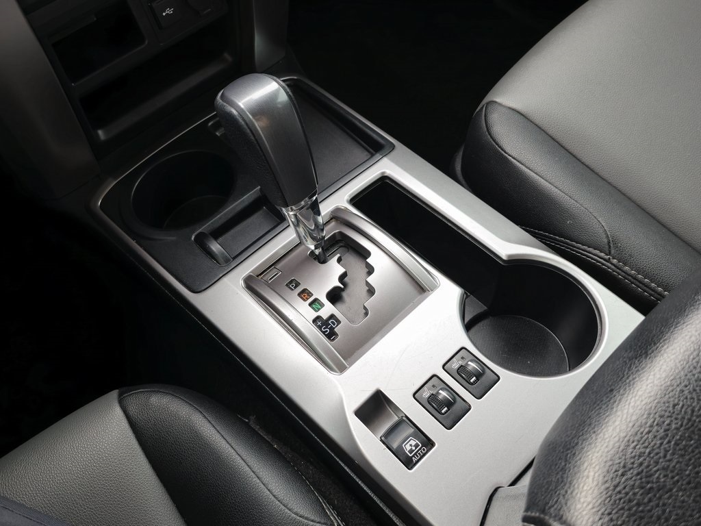 Vehicle image 31 of 38