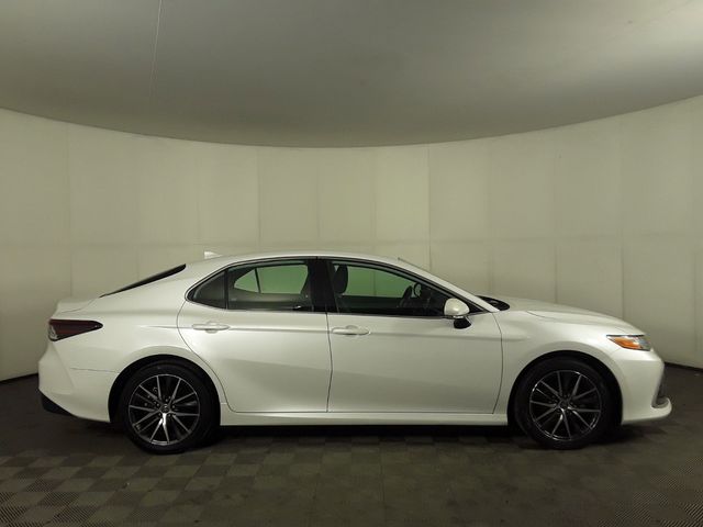 2023 Toyota Camry Hybrid XLE