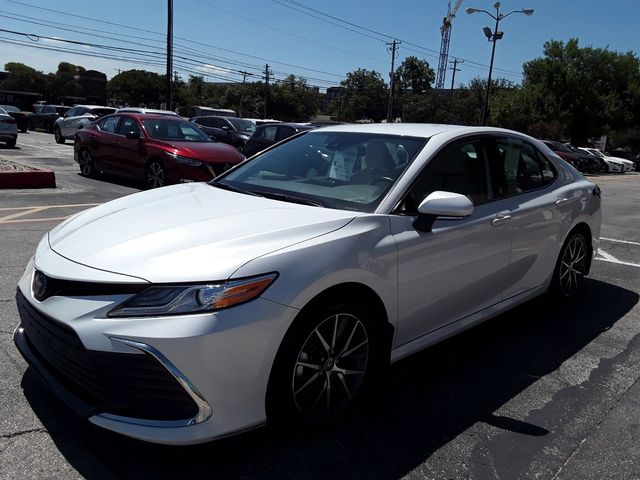 2023 Toyota Camry Hybrid XLE