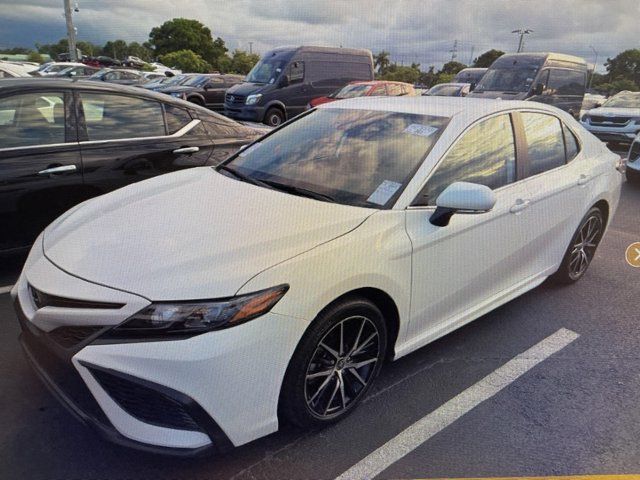 2023 Toyota Camry SE