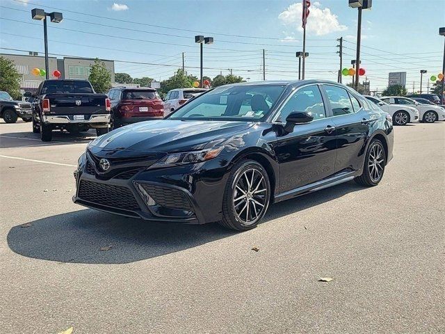 2023 Toyota Camry SE