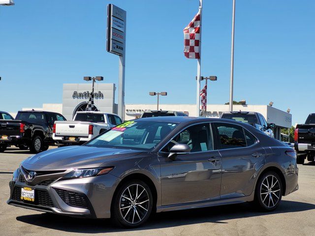 2023 Toyota Camry SE