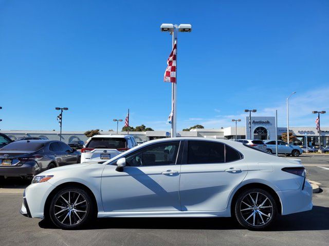 2023 Toyota Camry SE