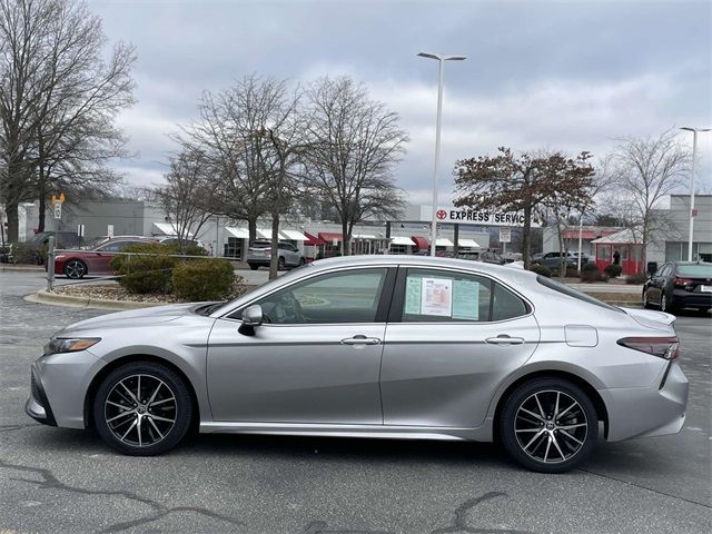 2023 Toyota Camry SE