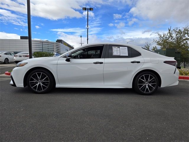 2023 Toyota Camry SE