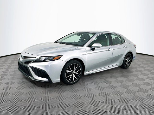 Used 2023 Toyota Camry SE For Sale in Maplewood, MN | Capital One Auto ...