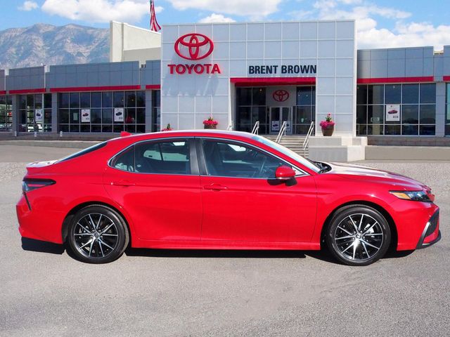 2023 Toyota Camry Hybrid SE