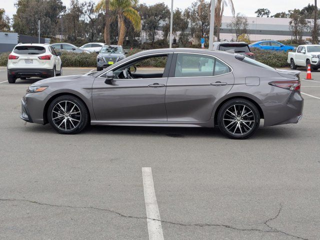 2023 Toyota Camry Hybrid SE