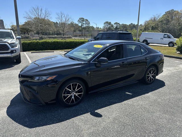 2023 Toyota Camry Hybrid SE Nightshade