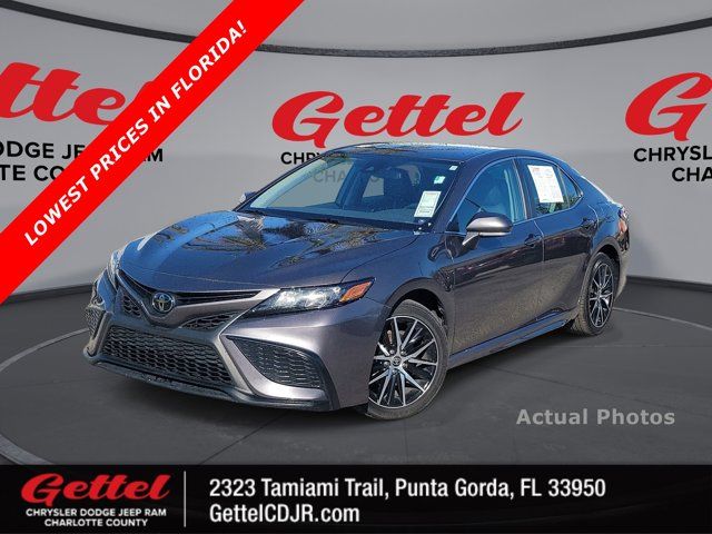 2023 Toyota Camry Hybrid SE Nightshade