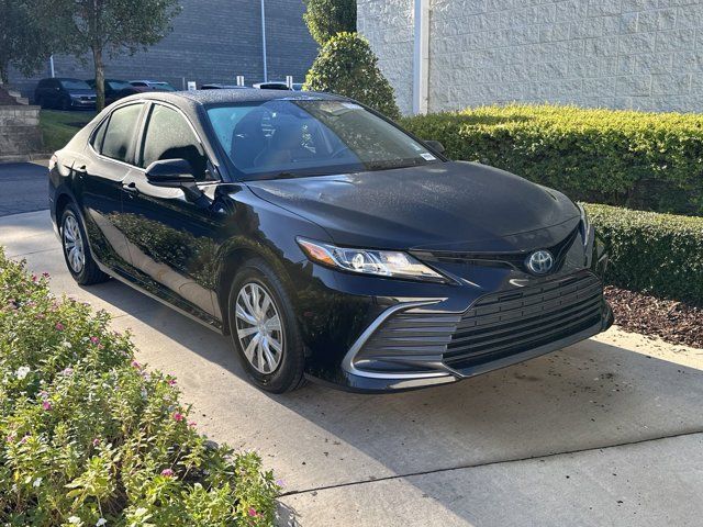 2023 Toyota Camry Hybrid LE