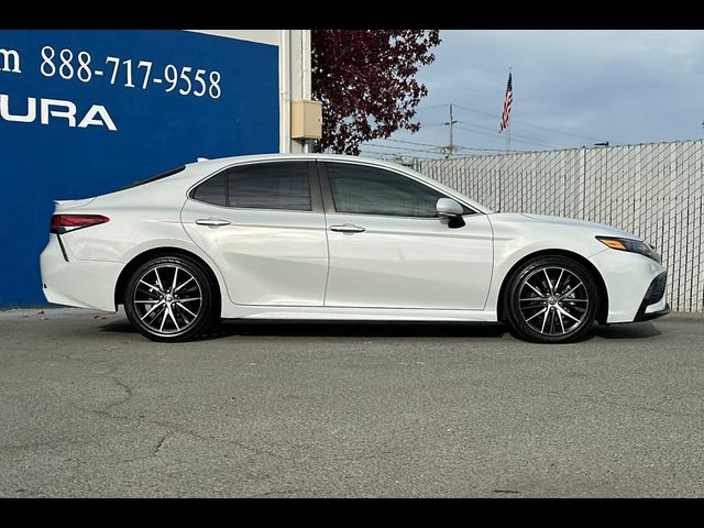 2023 Toyota Camry Hybrid SE