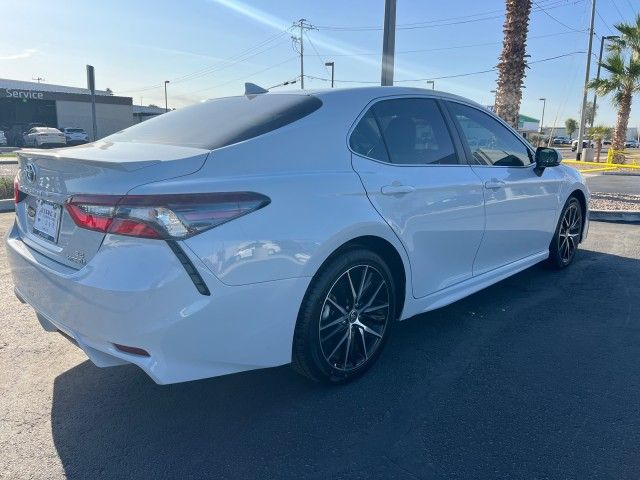 2023 Toyota Camry Hybrid SE