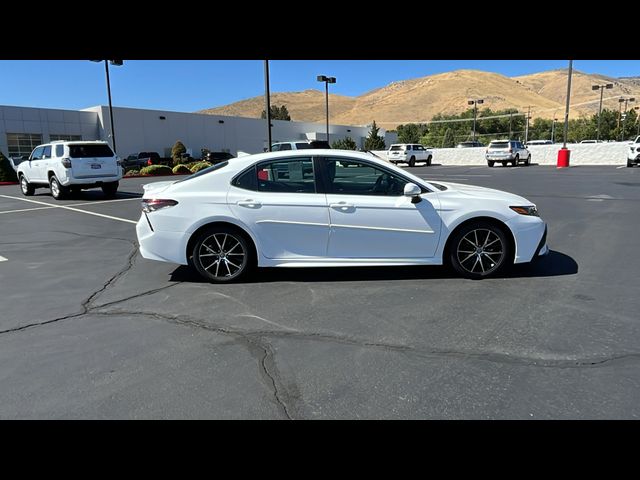 2023 Toyota Camry Hybrid SE