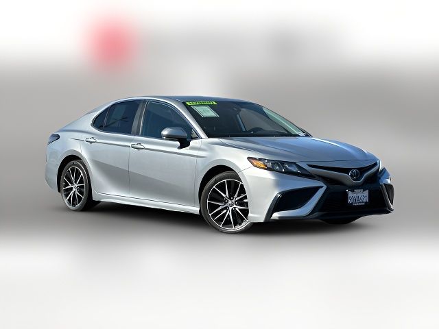 2023 Toyota Camry Hybrid SE