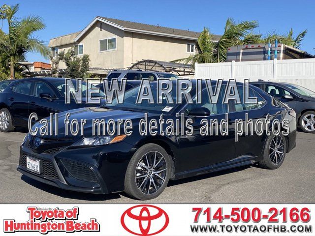 2023 Toyota Camry Hybrid SE